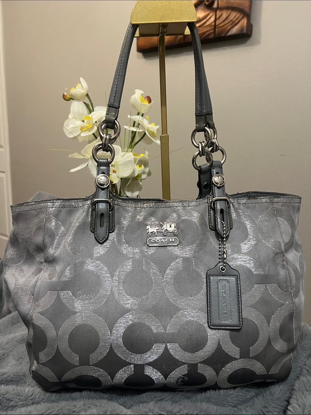 Coach Signature Mia Op Art Gray Metallic Tote with Leather Tag GUC retail $278
